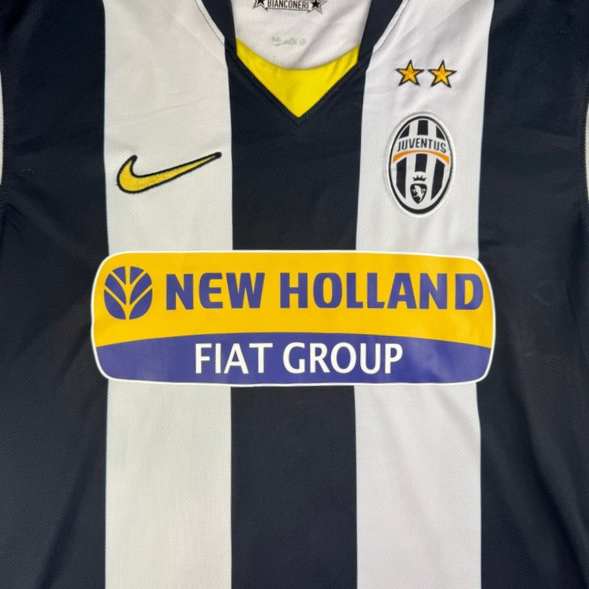 Detail voorkant 2008-09 Juventus Thuis shirt met clublogo