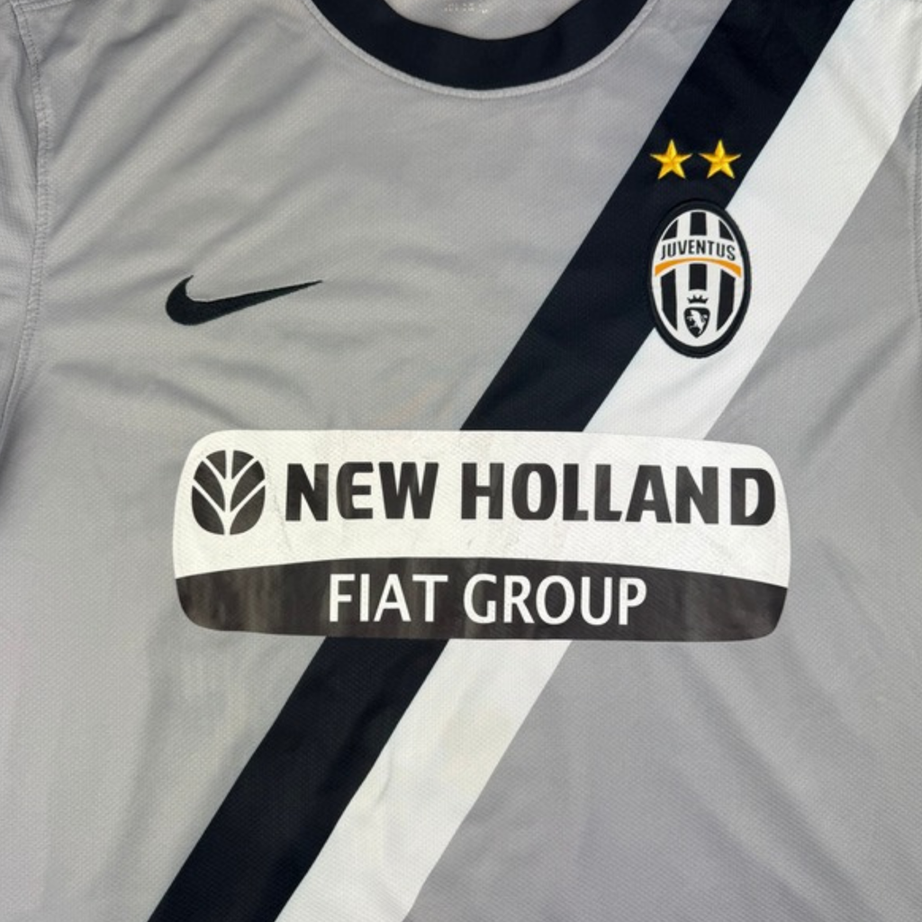 Detail voorkant 2009-10 Juventus Uit shirt met clublogo